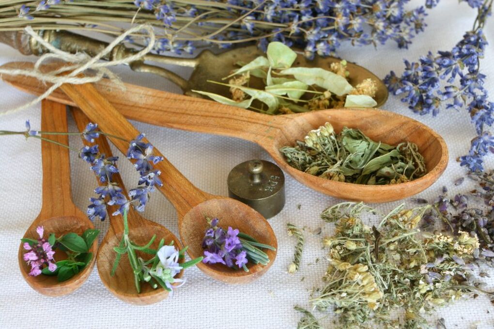 A medicina tradicional pódese usar para tratar a osteocondrose torácica.